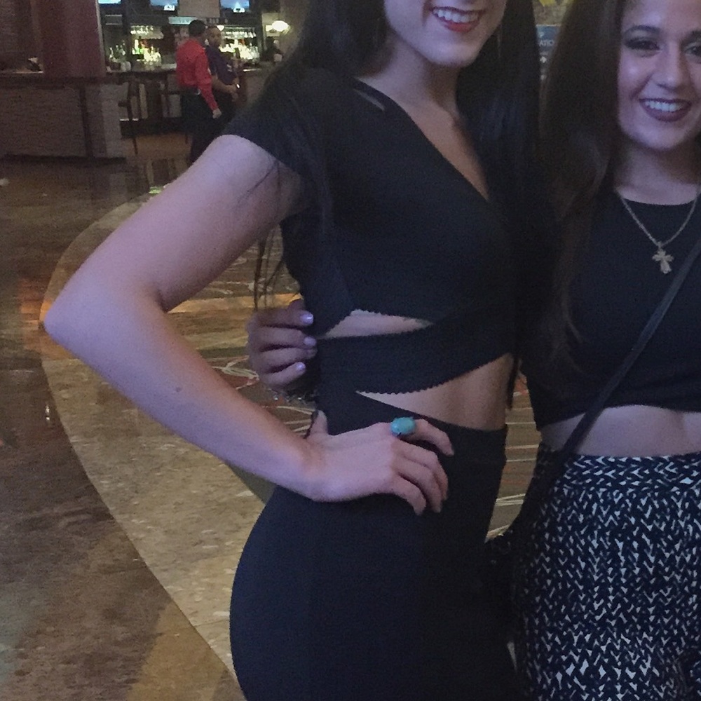 Express top with cut out sides